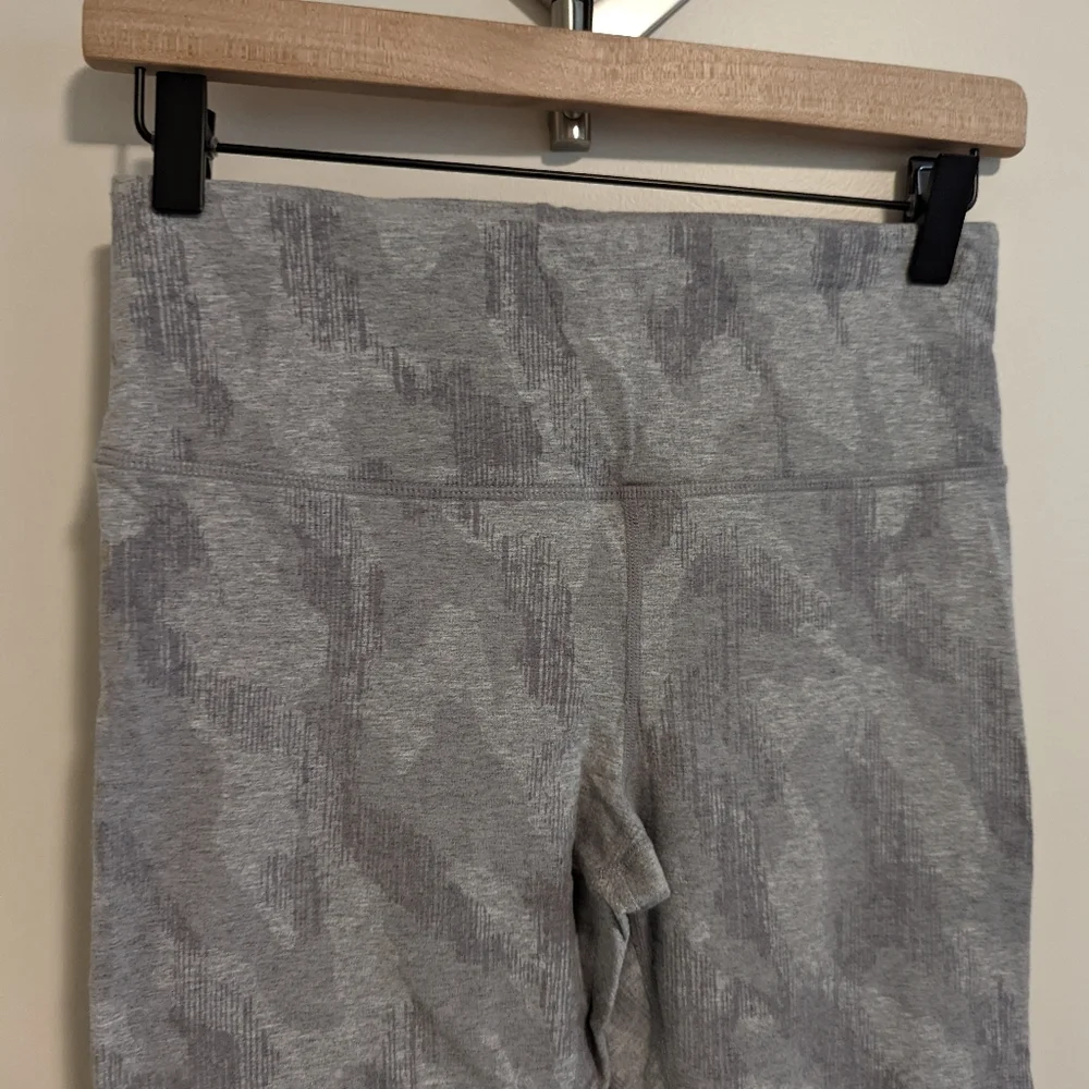Athleta Sandbar Be Present Capri Crops Leggings | Size Small - Picture 3 of 9